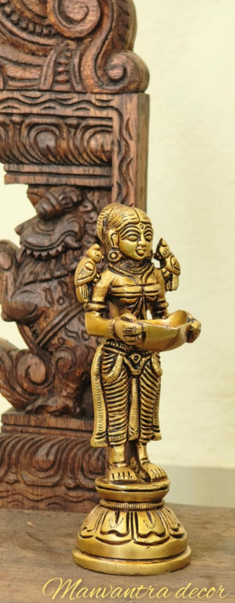 Deeplakshmi idol