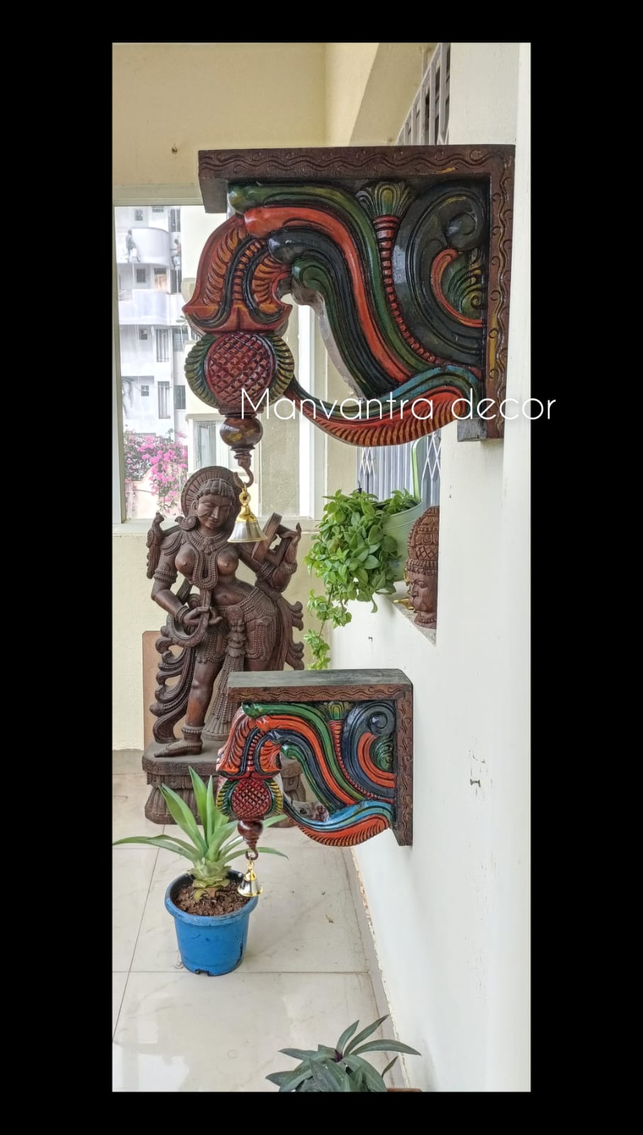 Decorative corbels/ brackets colour pair