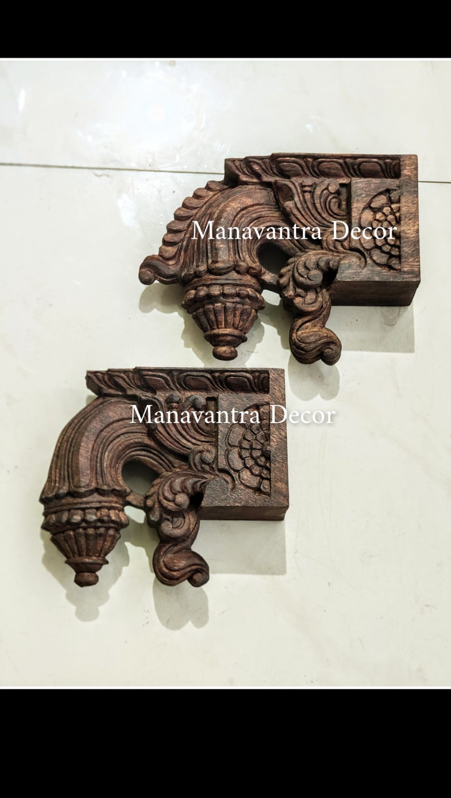 Corbels pair