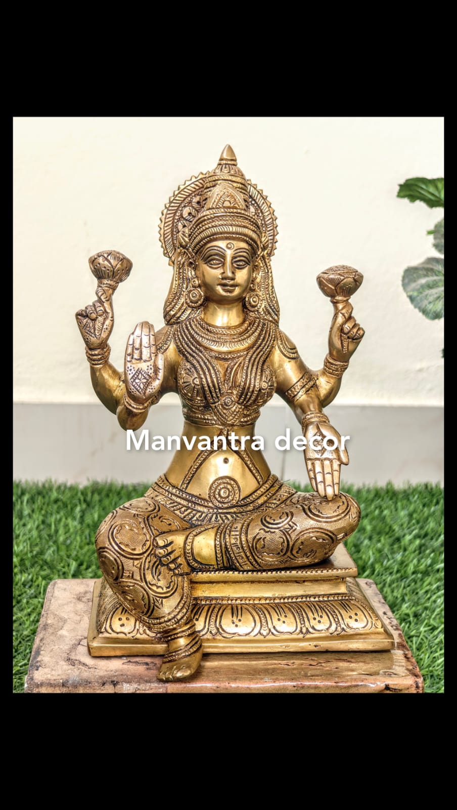 Lakshmi idol