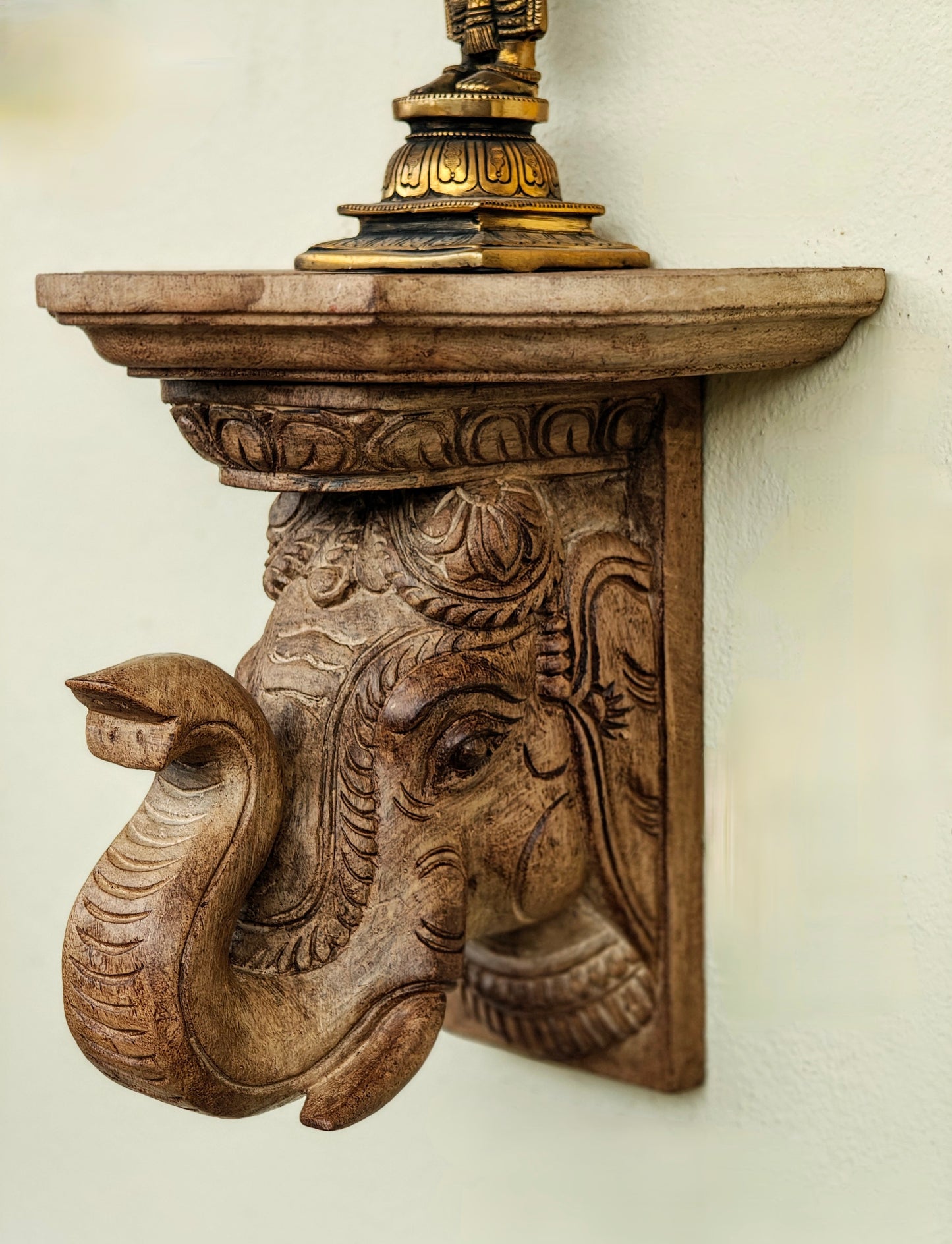shelf corbel - elephant design (single )