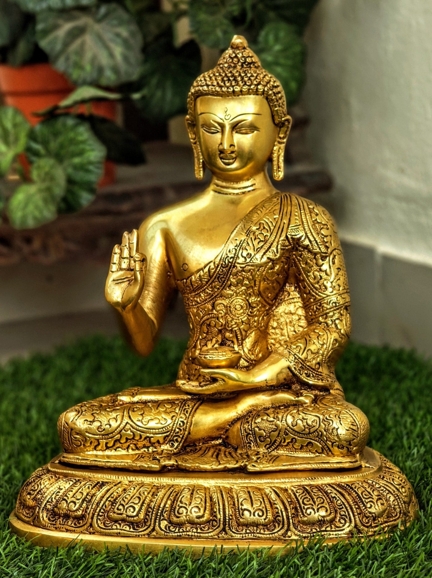 Buddha idol