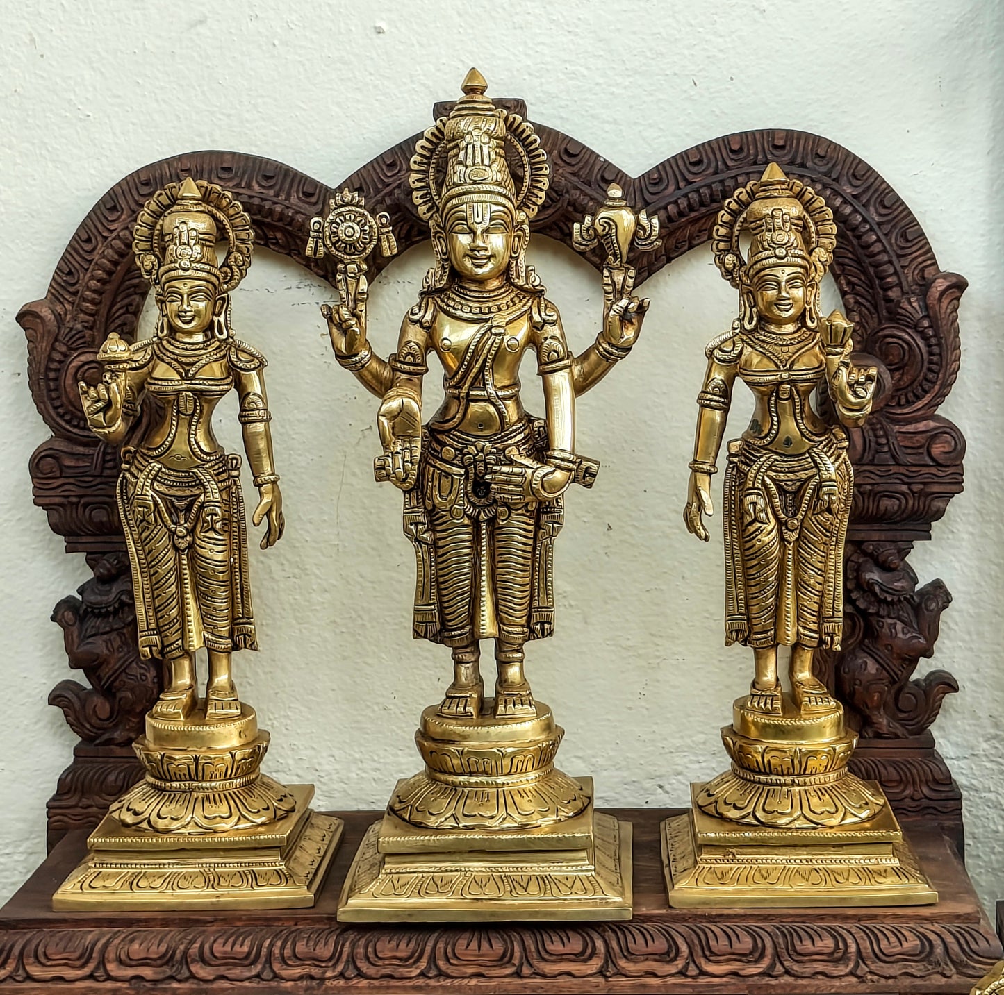 Vishnu set in pure brass