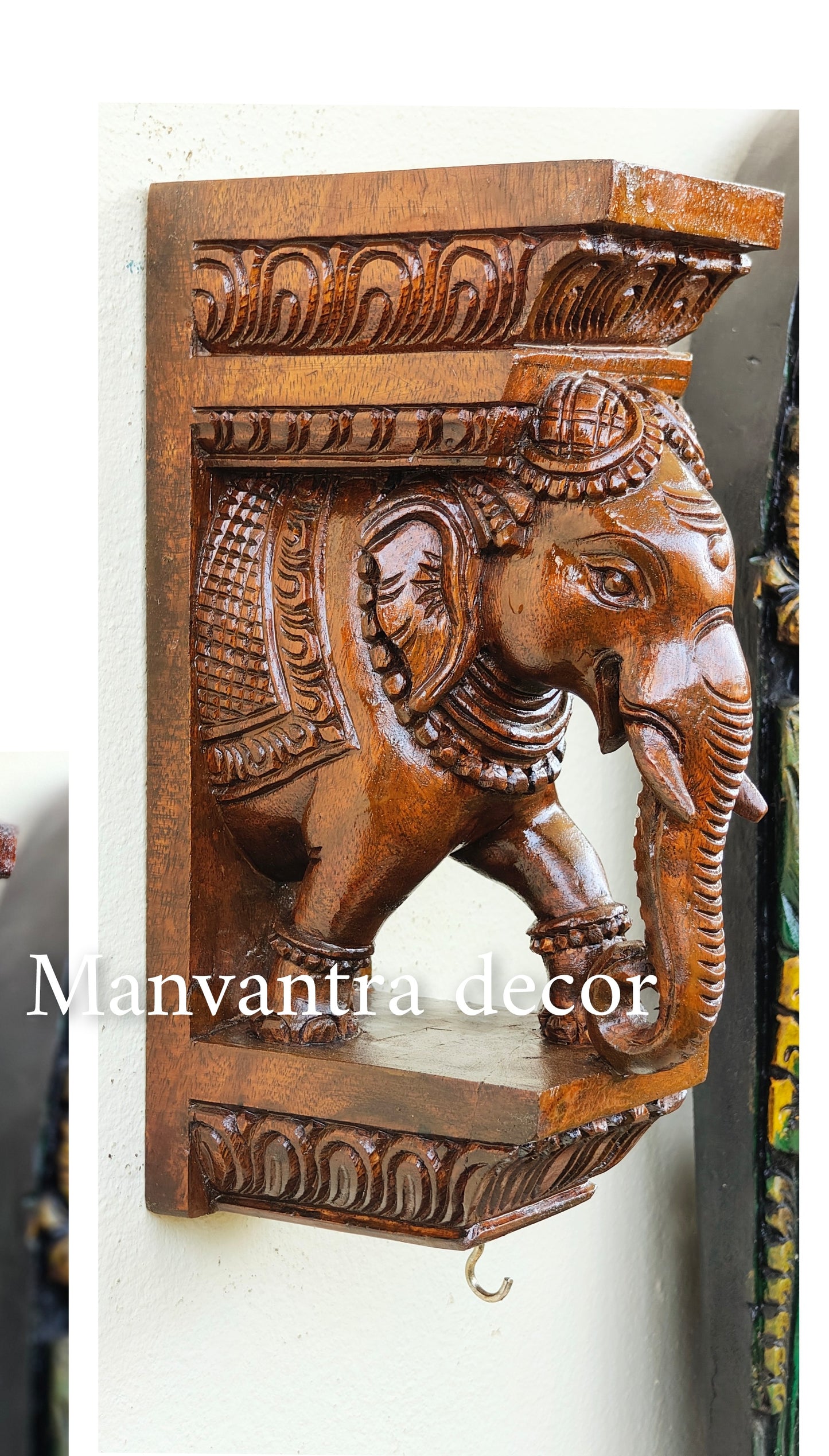Elephant corbels pair (melamine finish)