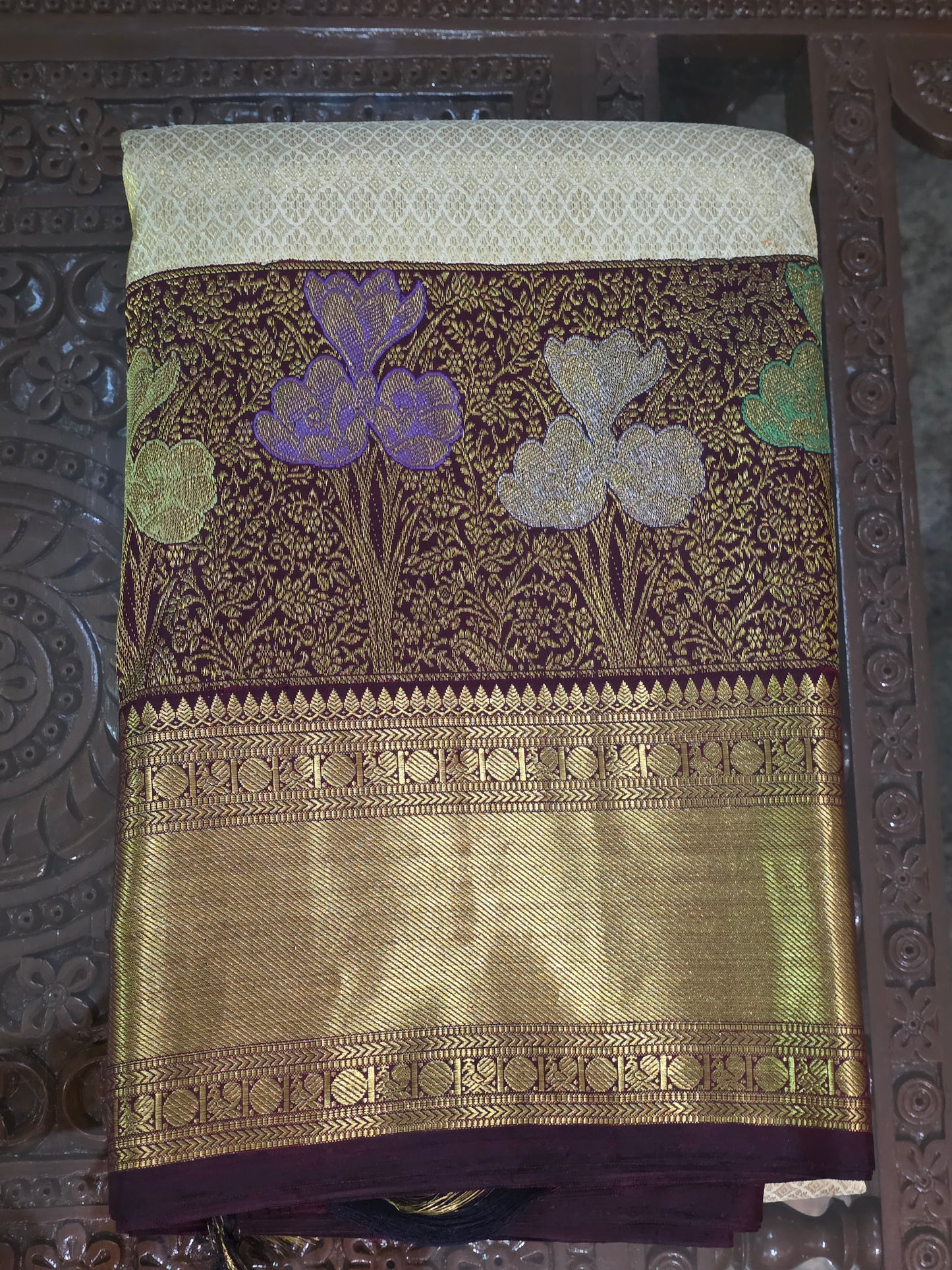 Pure Mulberry silk saree cream colour korvai style special weaving with pure zari and contrast border and rich completely hand woven.
