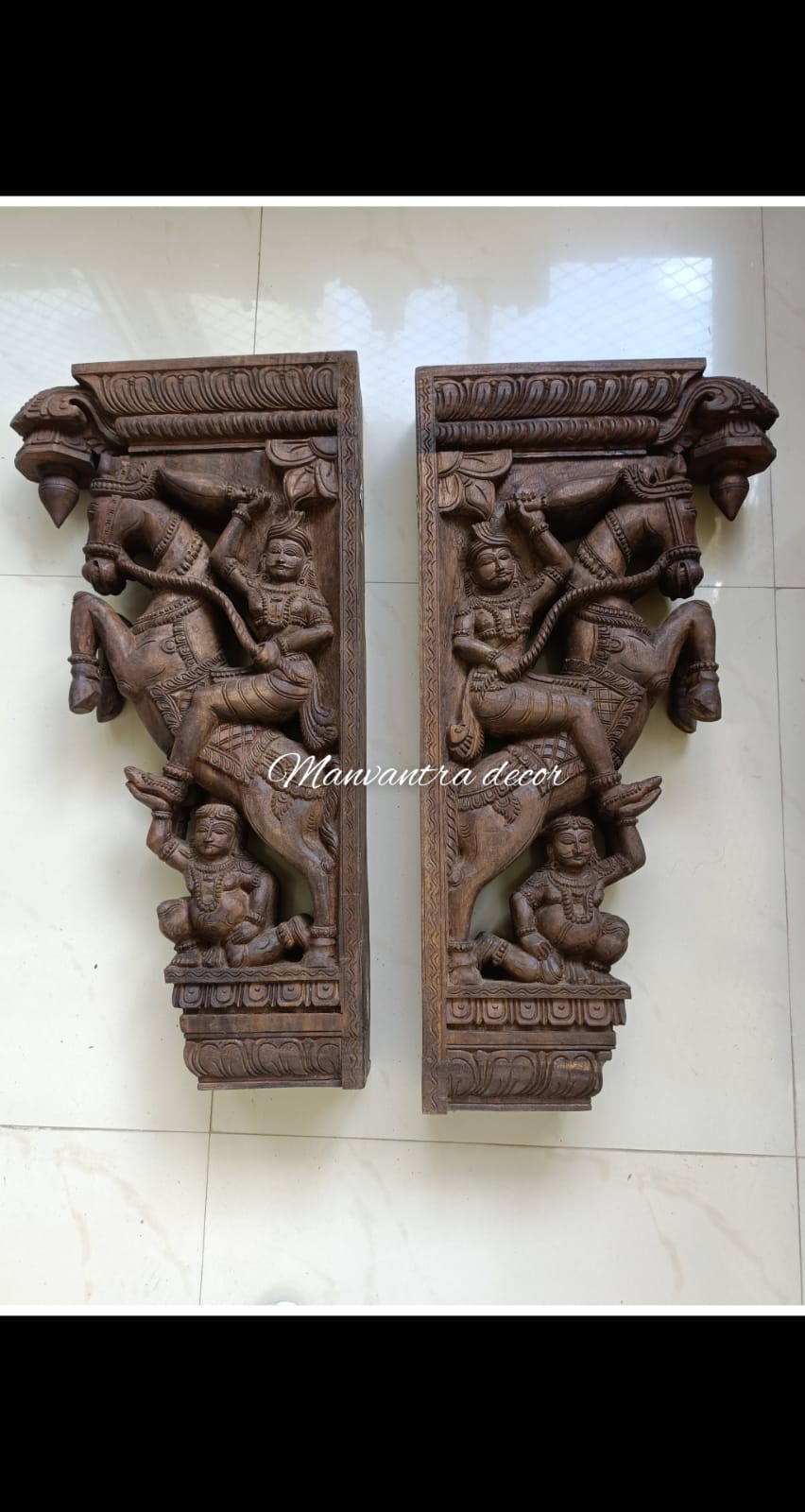 Horse corbels / brackets pair