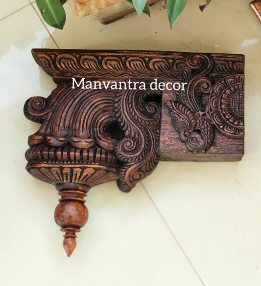 Decorative corbel pair