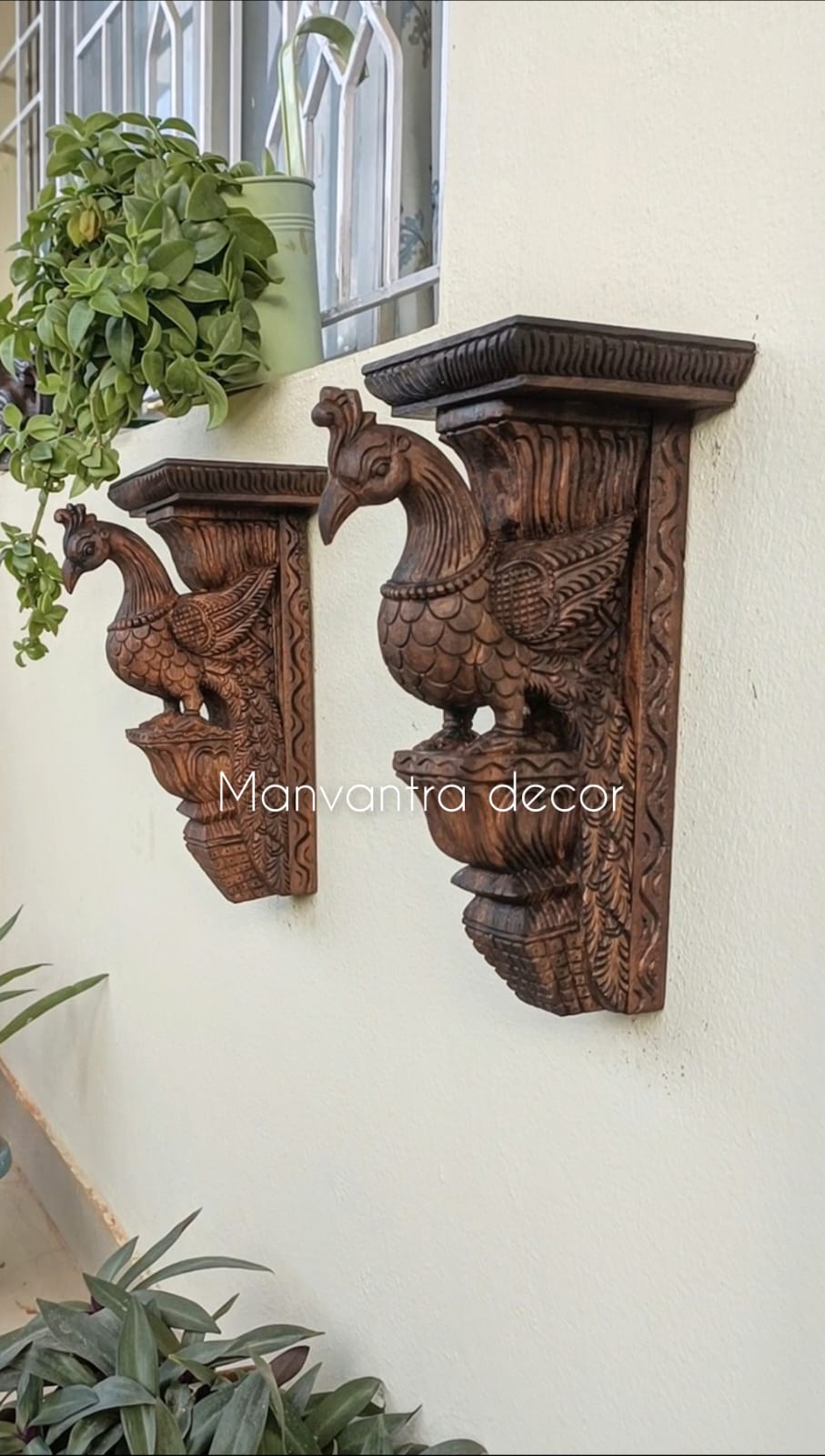 Shelf corbels pair