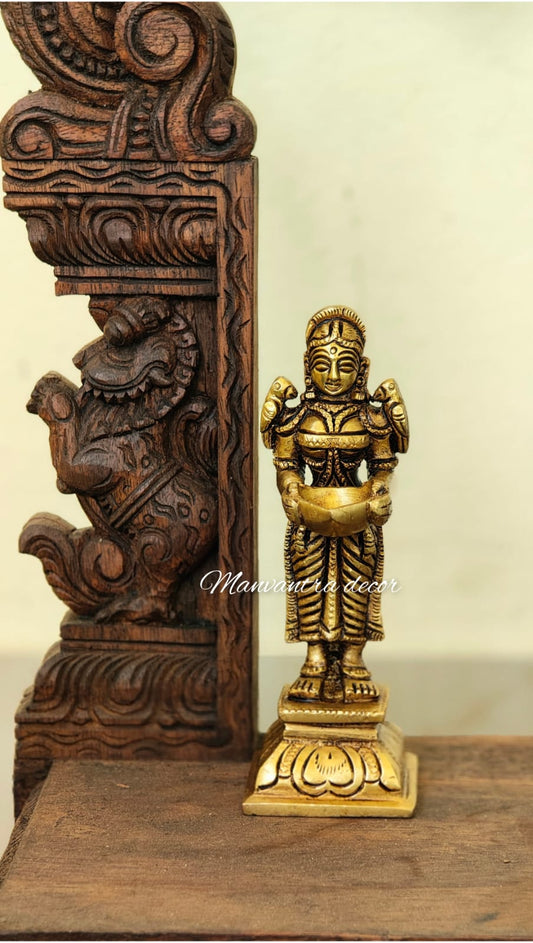 Deeplakshmi idol