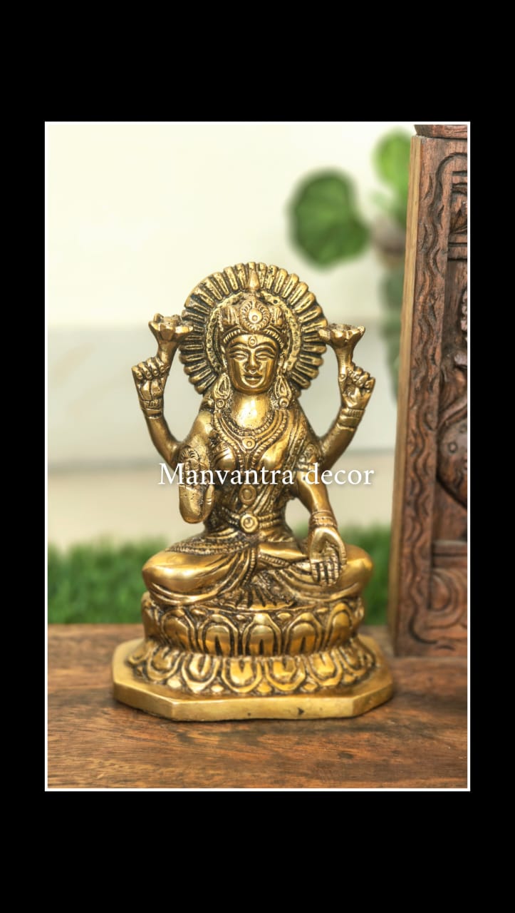 Lakshmi idol