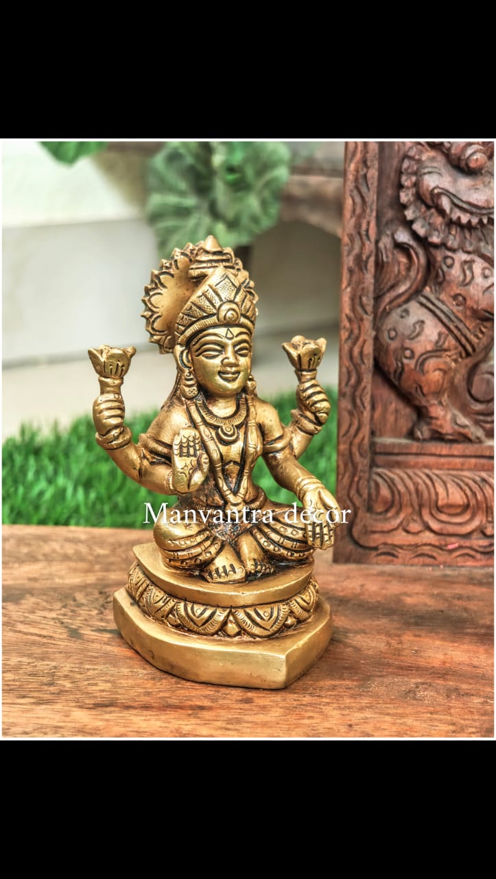 Lakshmi idol