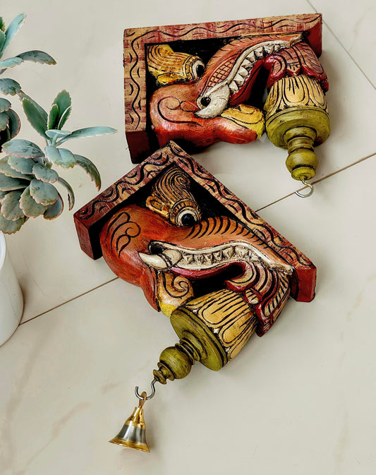 Yali corbels / brackets pair