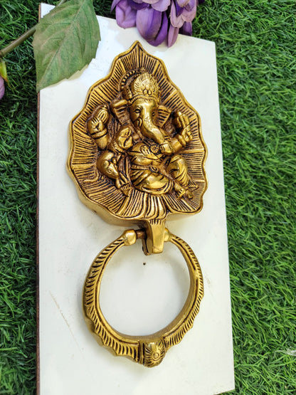 Door knocker Ganesha on leaf