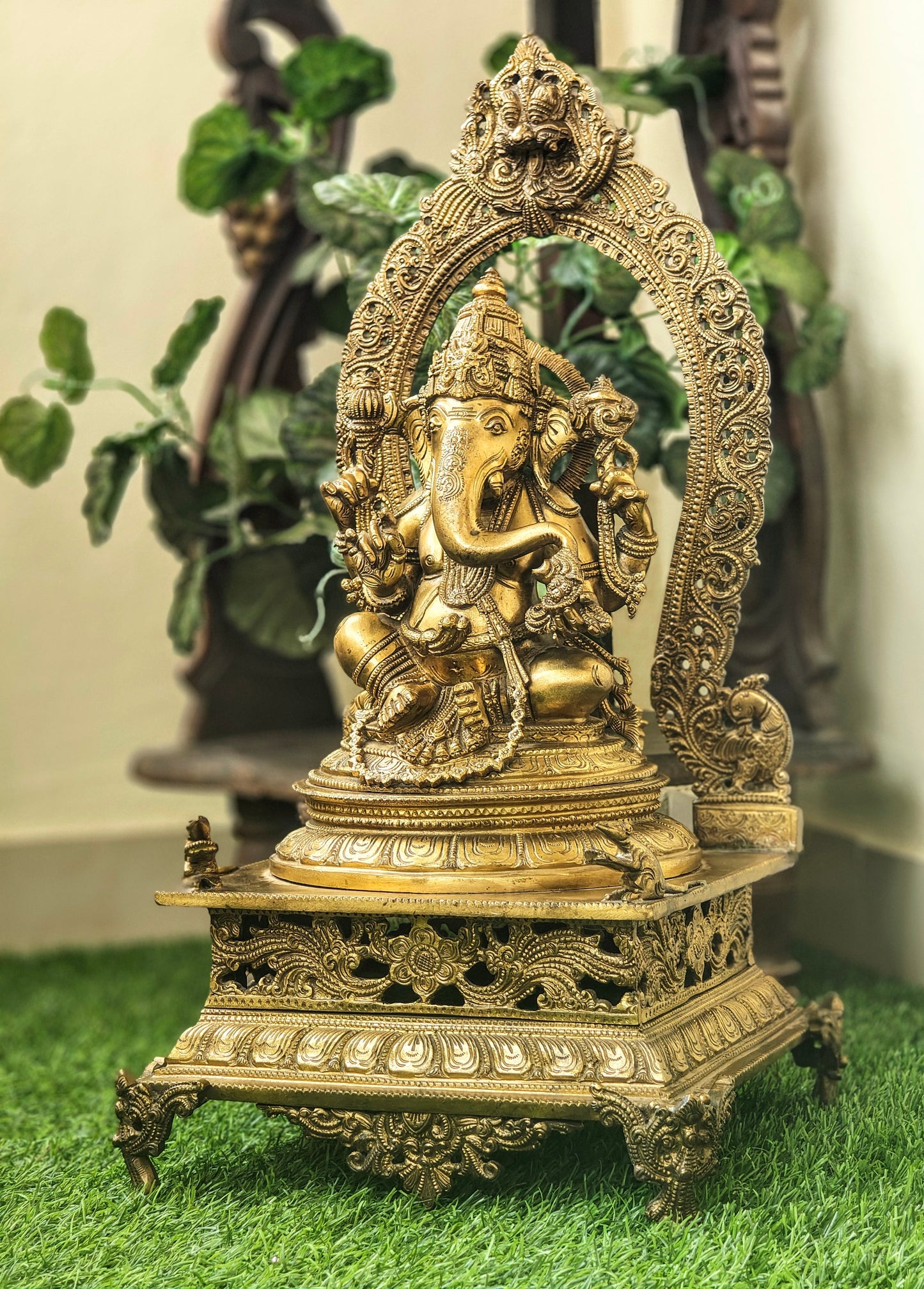 Ganesha idol bronze