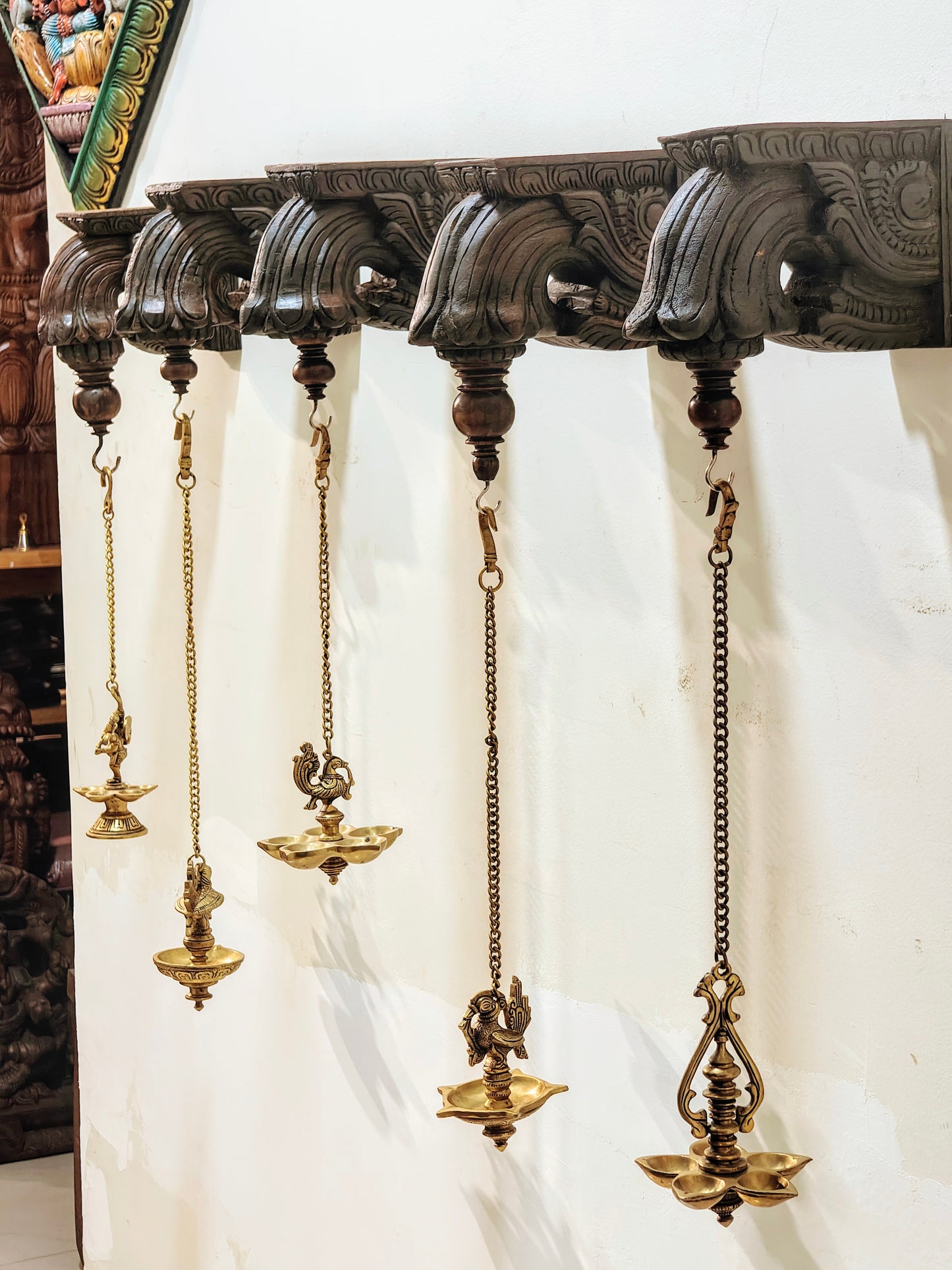 Corbels/brackets pair