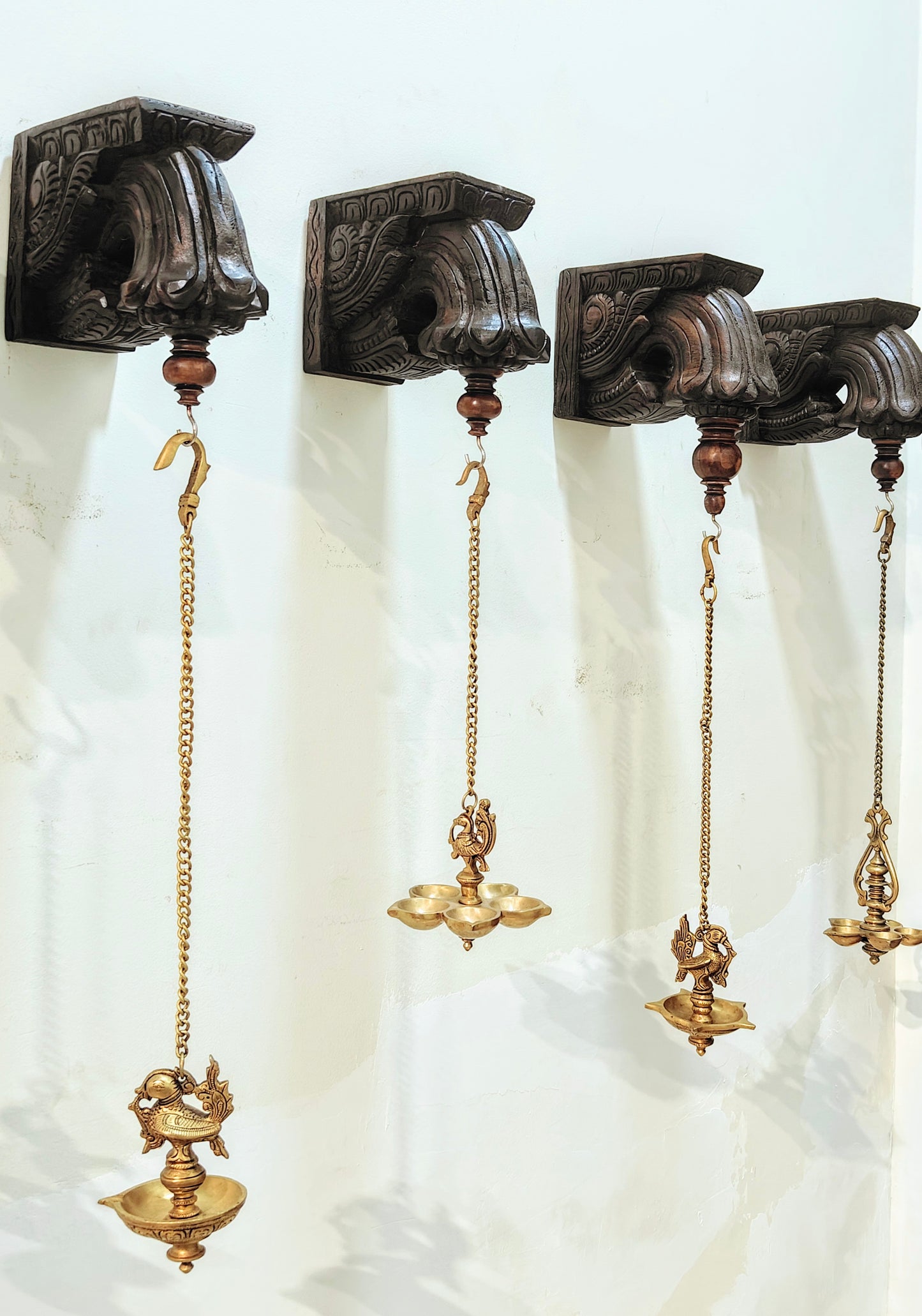 Corbels/brackets pair