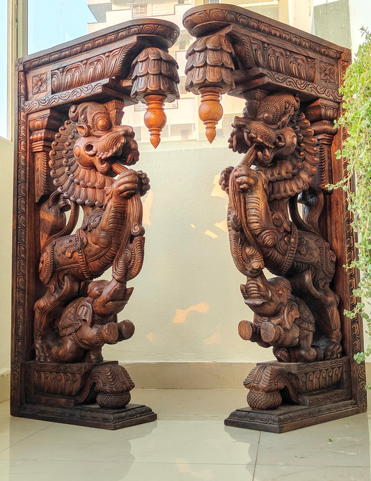 Corbel/brackets - yali design pair