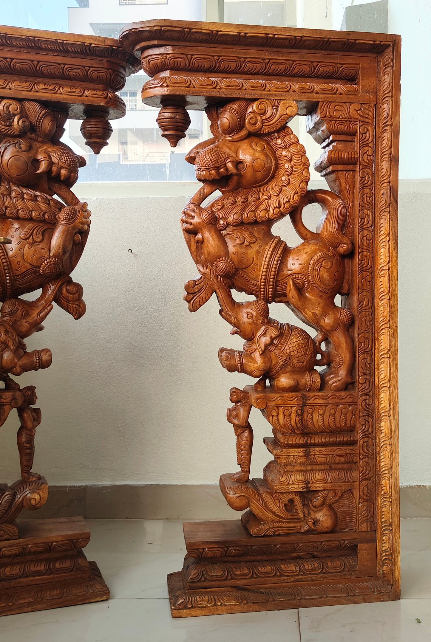 Yali big corbels pair