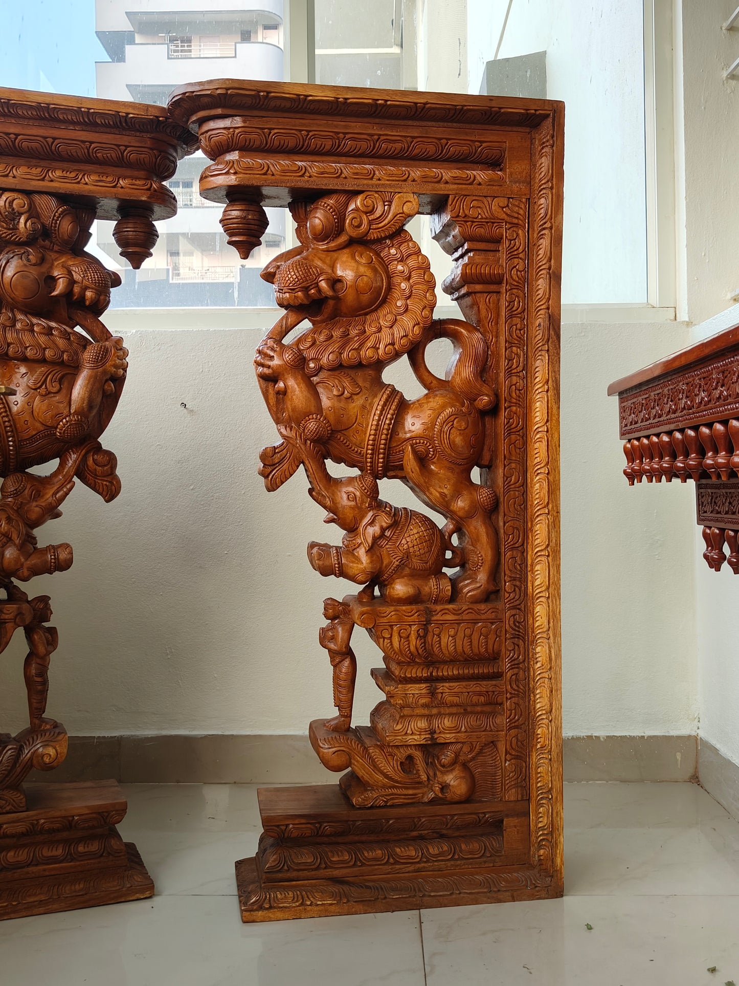 Yali big corbels pair