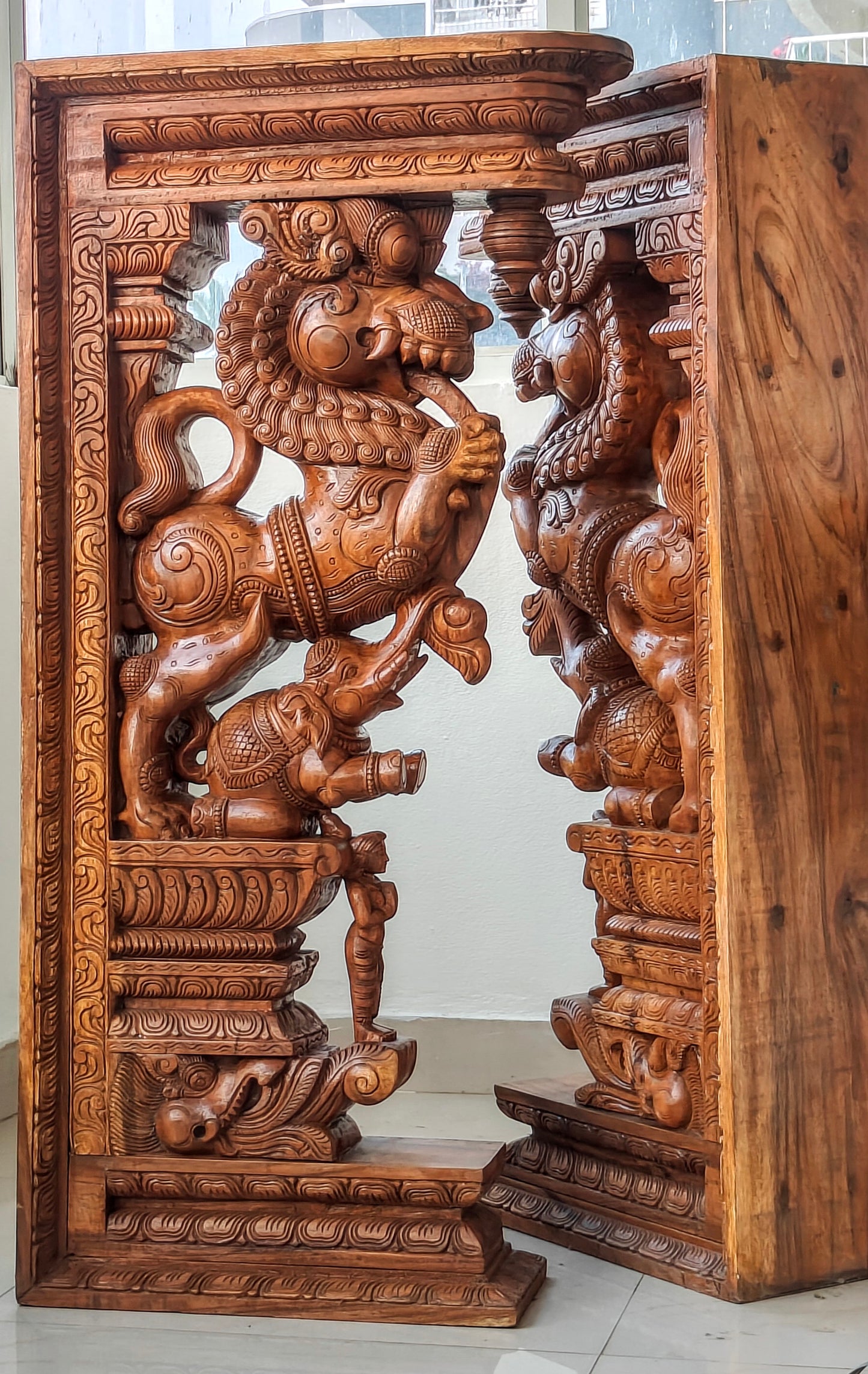 Yali big corbels pair