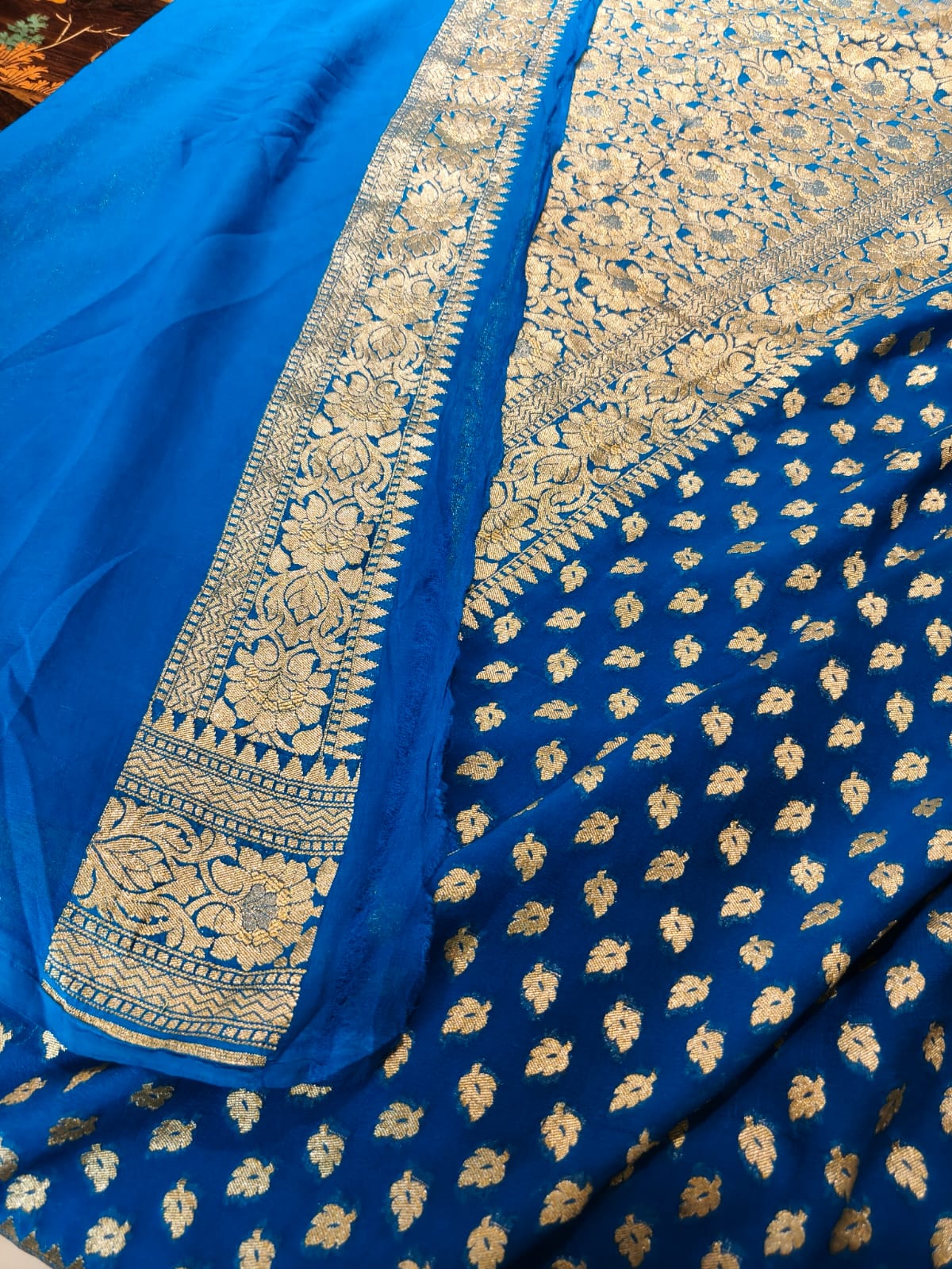 pure silk blue saree in sheer, and breathable fabric traditionally woven from 100% mulberry silk and pure zari completely hand woven