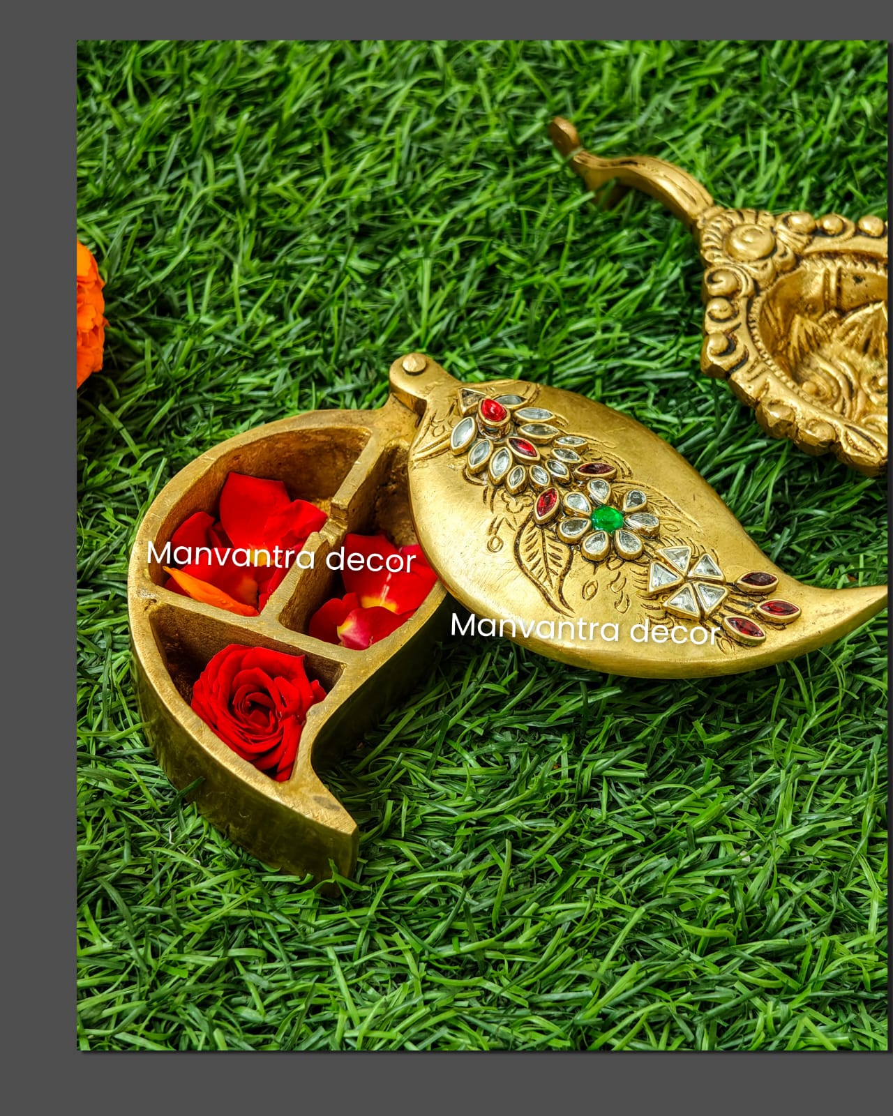 Sindoor box / kumkum box with special stone work