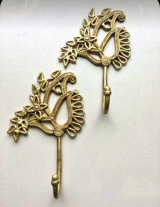 Leaf-Inspired Brass Hooks: Nature's Charm for Your Walls