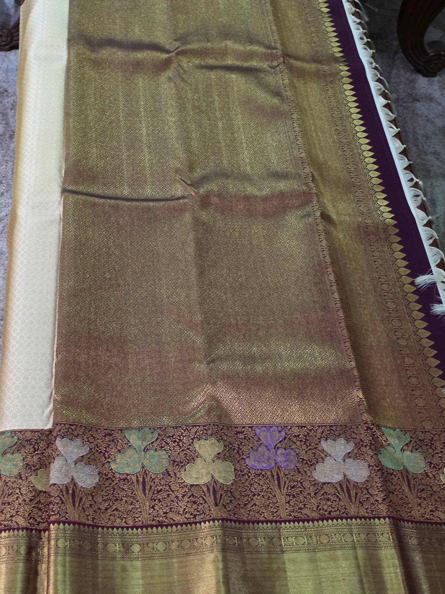 Pure Mulberry silk saree cream colour korvai style special weaving with pure zari and contrast border and rich completely hand woven.