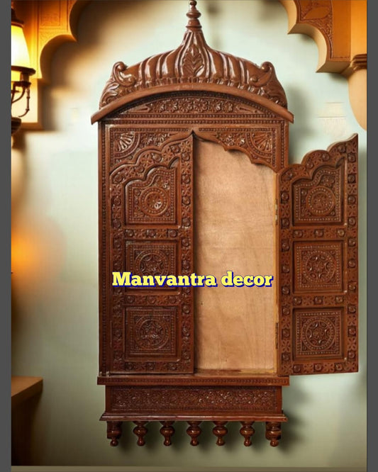 Door jharokha
Completely handcarved solid teakwood.
