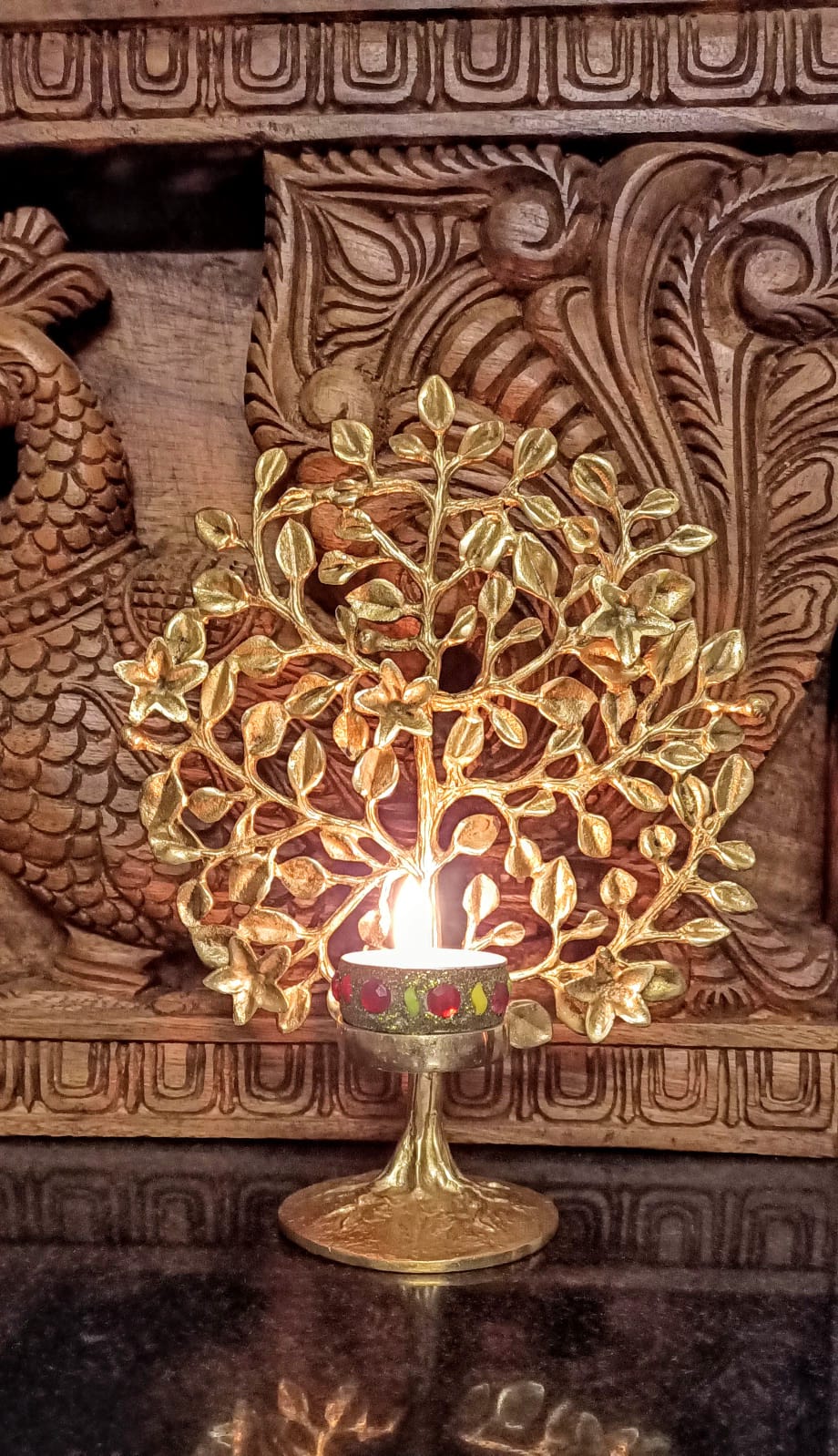 Small tree stand with tealight candle holders..