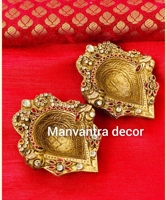 Brass diyas with shimmering stonework in pure brass(pair)