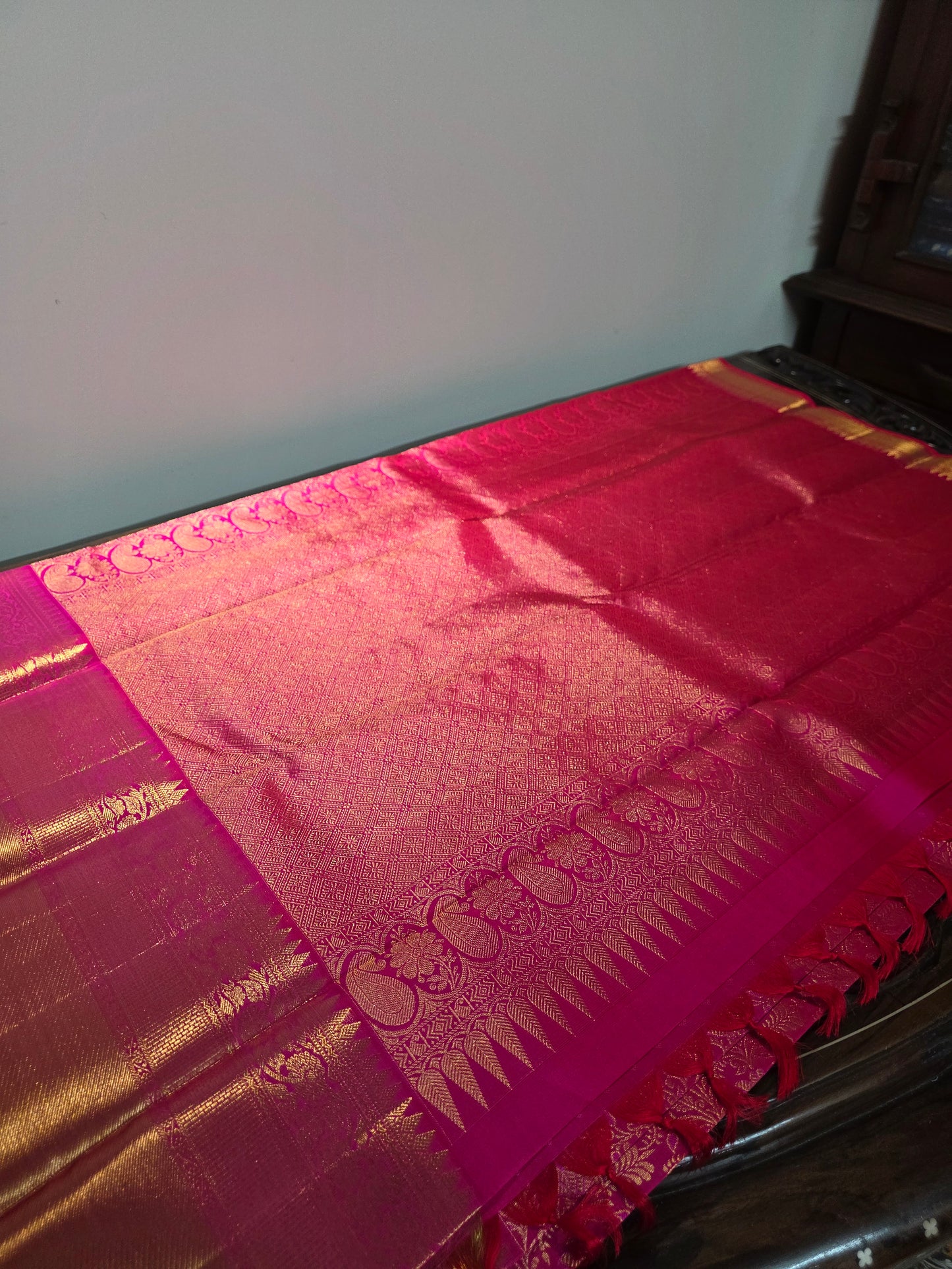 Pure 100% Mulberry silk saree with pure zari completely hand woven