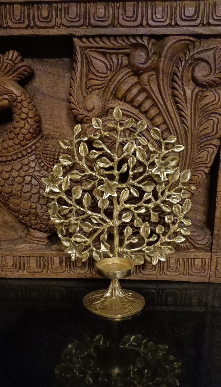 Small tree stand with tealight candle holders..