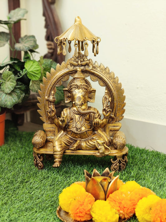 Chatri Ganesha idol with beautiful peetam and arch in pure brass