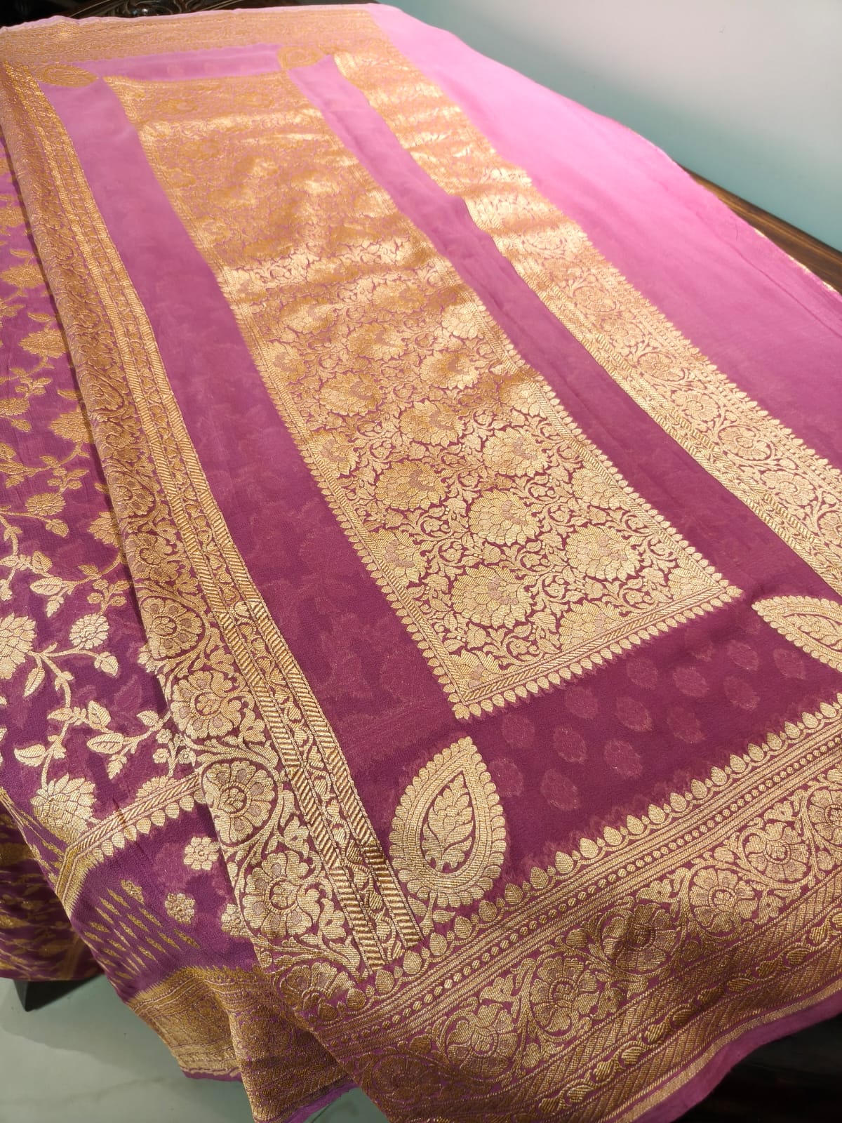 Pure 100% mulberry silk saree in light pink color completely hand woven in pure zari