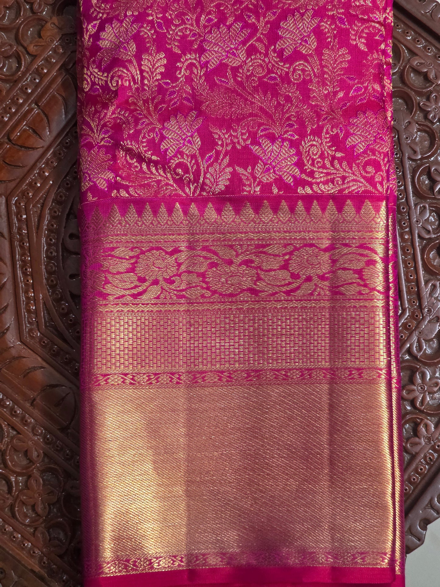 Pure 100% Mulberry silk saree with pure zari completely hand woven